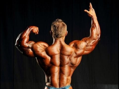 Lee Preist Posing