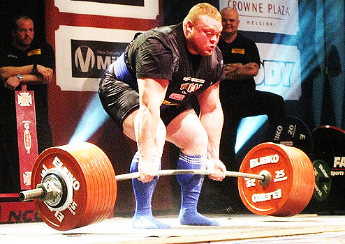 Magnus Samualson Deadlifting